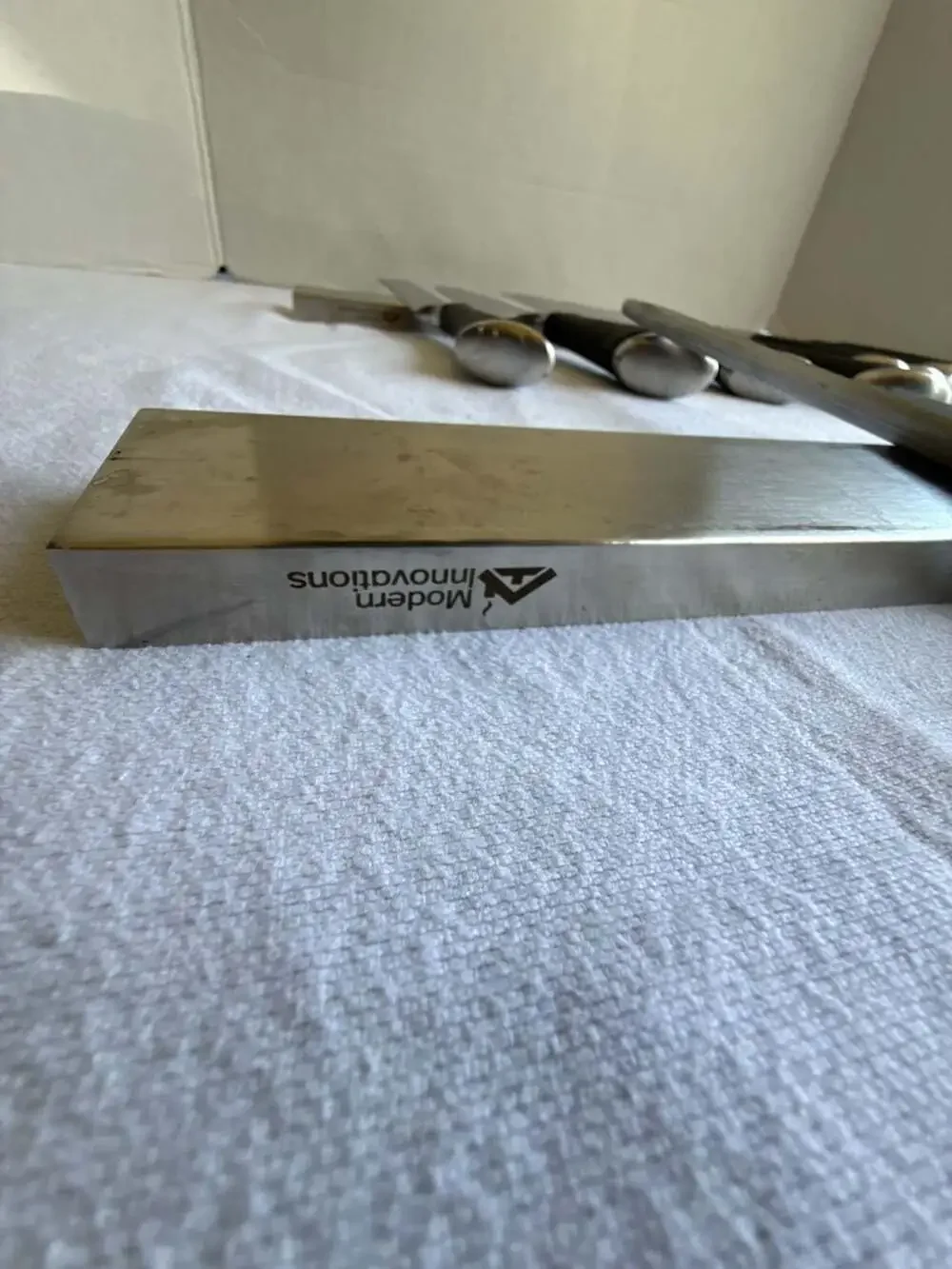 Chicago Cutlery 15-Piece Stainless Steel Knife Set with Magnetic Knife Bar